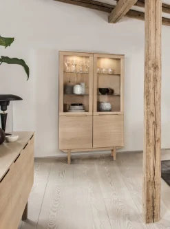 SM307 Vitrinskåp