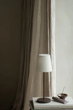 TYRA Bordslampa